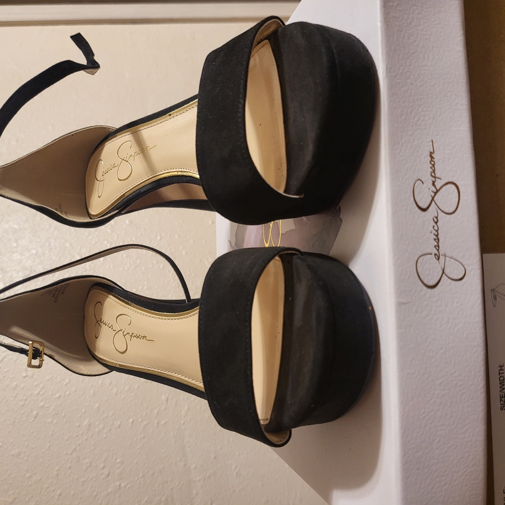 Elegant Black Women's Heels - Picture 4 of 5